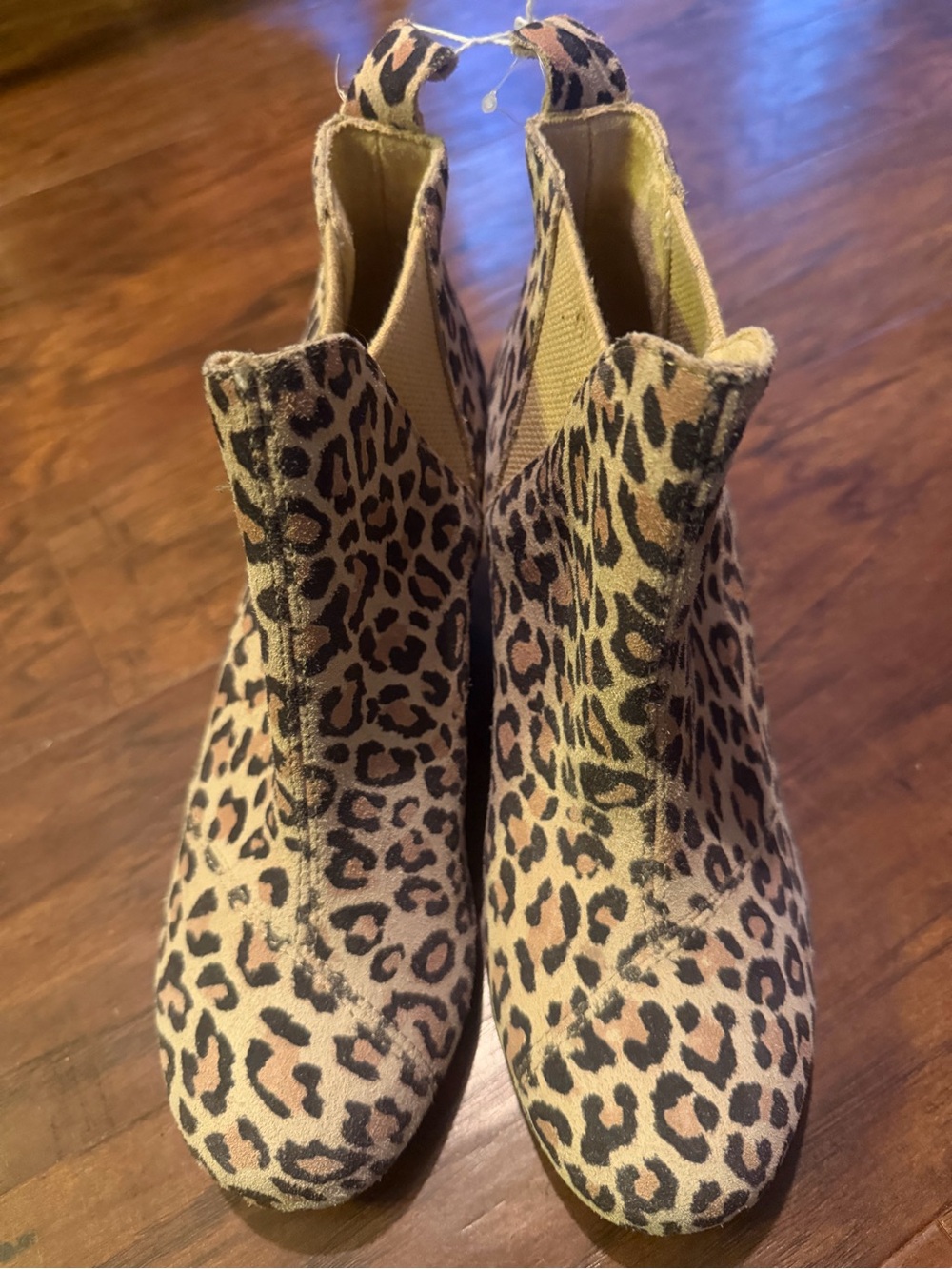 TOMS Women’s Leopard Print Ankle Boots Chelsea Booties Size 6 NWOT